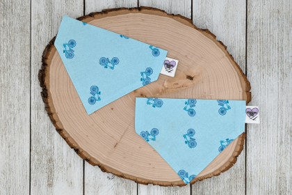 Over-The-Collar Dog Bandana (Print Design: Blue Bicycle, size: medium)