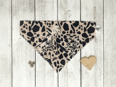 Over-The-Collar Dog Bandana (Print Design: Giraffe Safari, size: Xsmall)