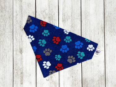 Over-The-Collar Dog Bandana (Print Design: Paw Print, size: Kitty)