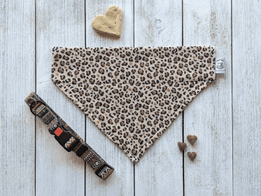 Over-The-Collar Dog Bandana (Print Design: Premium Leopard Print, size: medium)
